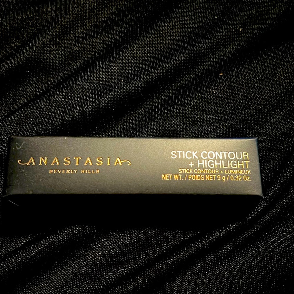 Anastasia Beverly hills stick contour
